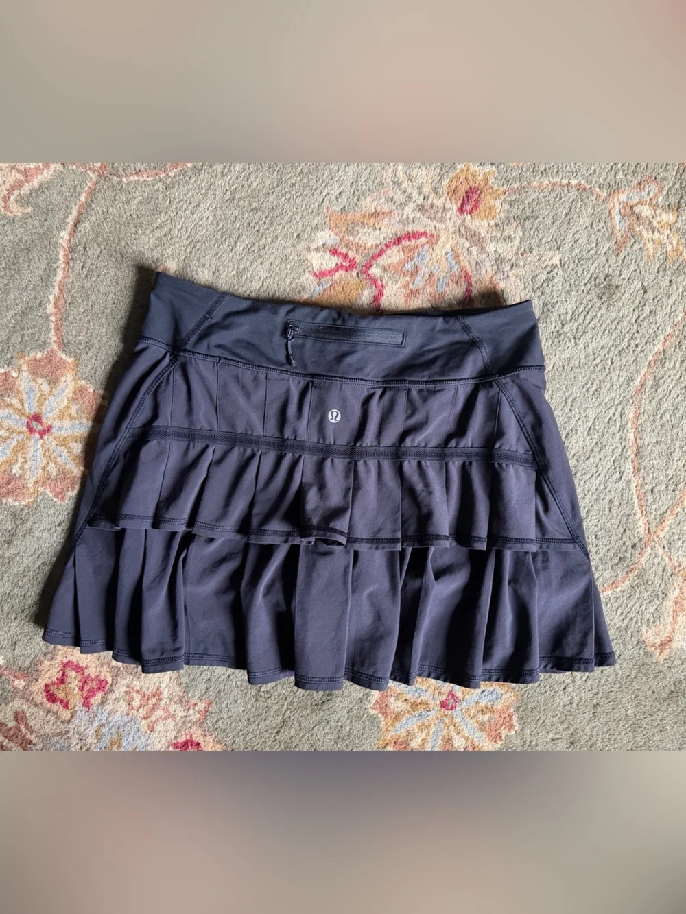 lululemon athletica Black Pace Setter Skirt pleated back 6Tall